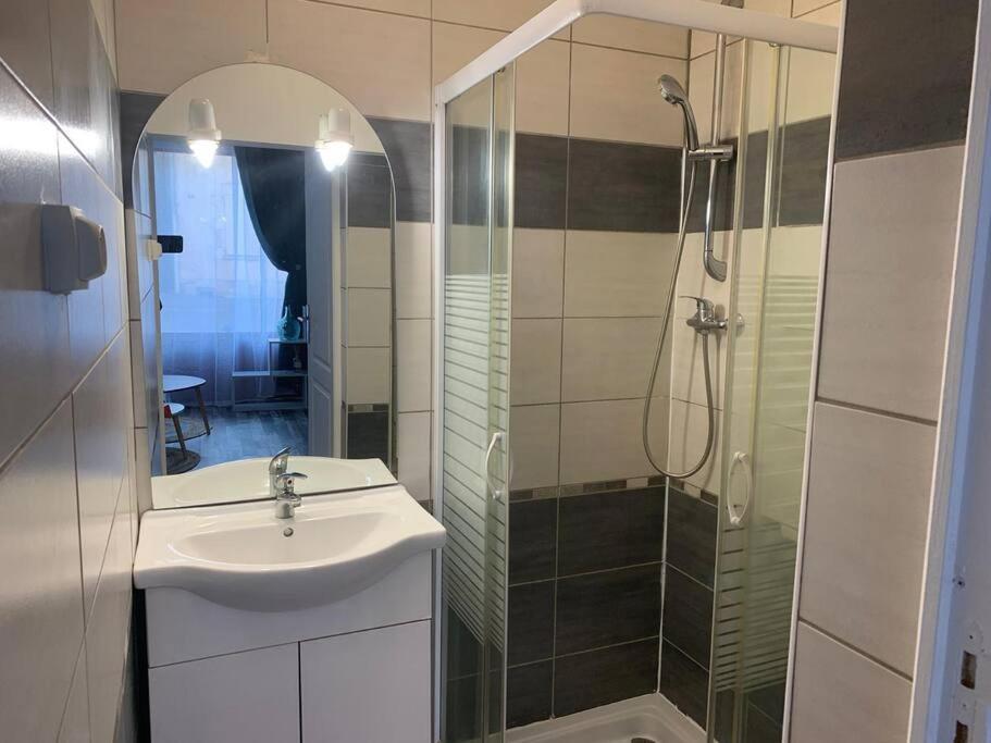 Appartement Avec Cours جيان المظهر الخارجي الصورة