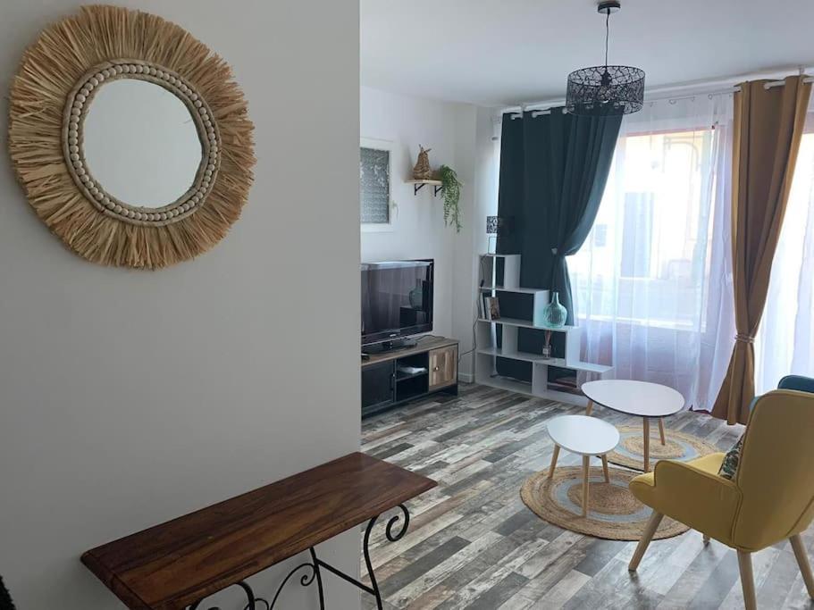 Appartement Avec Cours جيان المظهر الخارجي الصورة